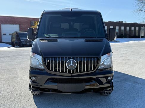 Used 2015 Mercedes-Benz Sprinter 2500 image 2