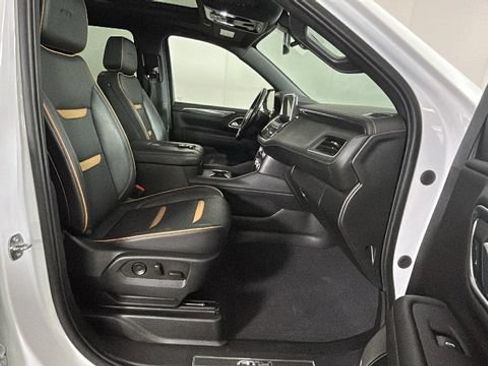 Used 2022 GMC Yukon XL AT4 AWD/4WD image 30