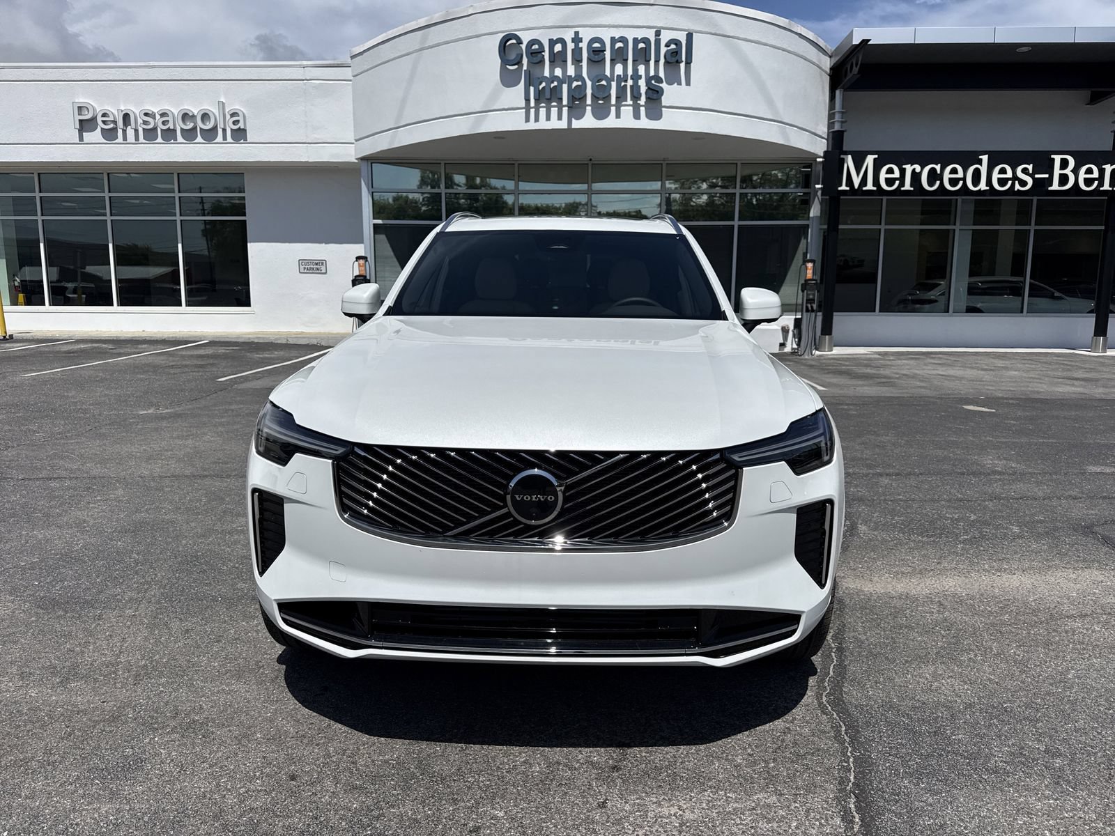 New 2026 Volvo XC90 T8 Plus w/ Protection Package Premier AWD/4WD image 8