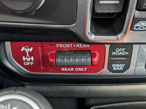 Used 2024 Jeep Gladiator Rubicon AWD/4WD image 22