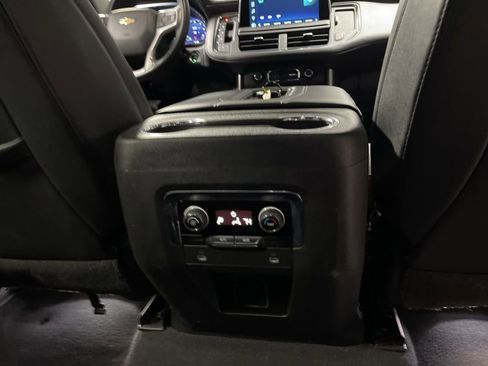 Used 2023 Chevrolet Suburban LT image 15