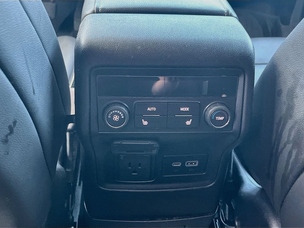 Used 2023 GMC Acadia Denali AWD/4WD image 26