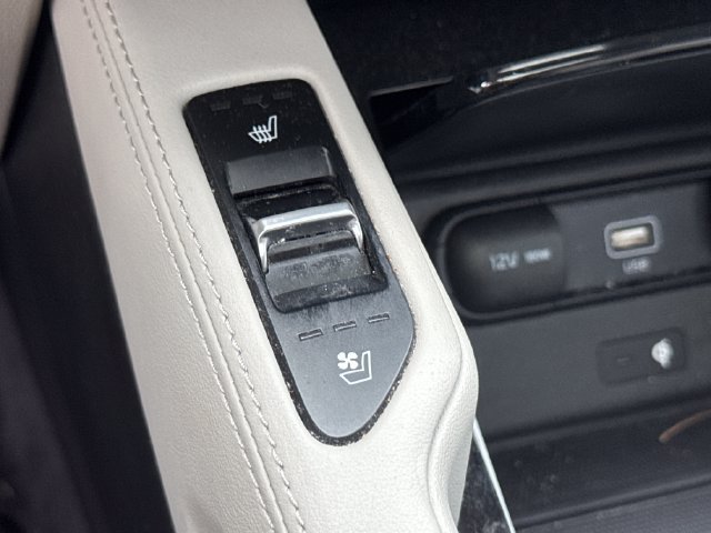 Used 2020 Kia Telluride EX w/ EX Premium Package AWD/4WD image 23