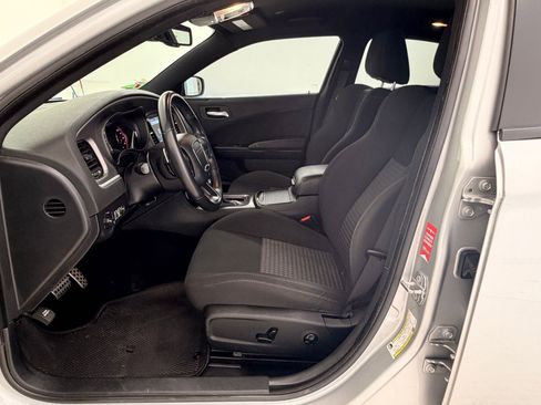 Used 2019 Dodge Charger R/T w/ Blacktop Package image 5