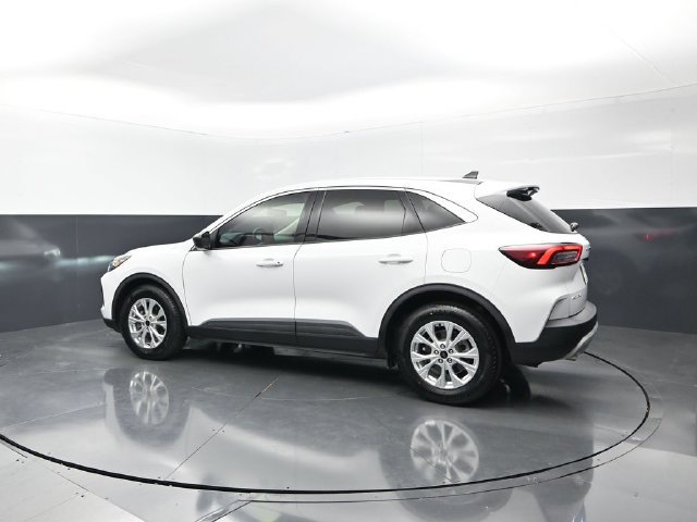 Used 2023 Ford Escape Active FWD image 2