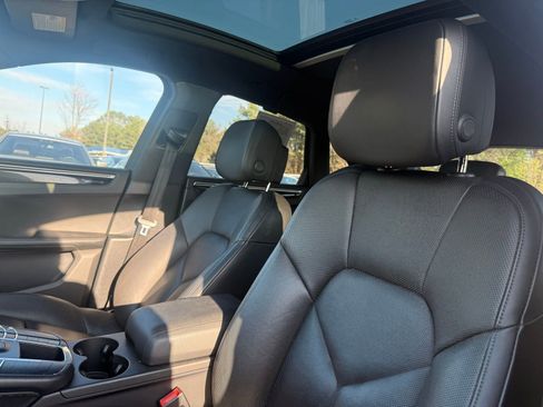 Used 2017 Porsche Macan image 13