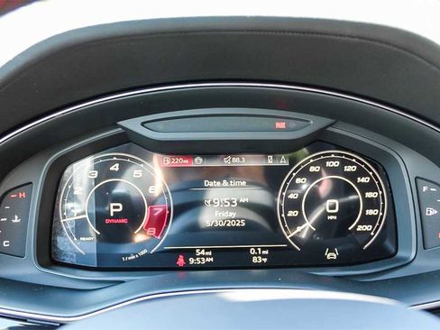 New 2025 Audi RS Q8 performance image 26