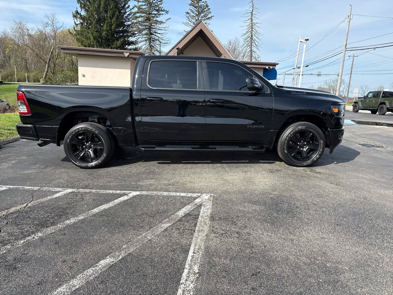 Used 2023 RAM 1500 Big Horn AWD/4WD image 4