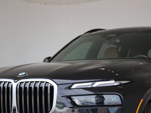Used 2023 BMW X7 xDrive40i w/ M Sport Package AWD/4WD image 62