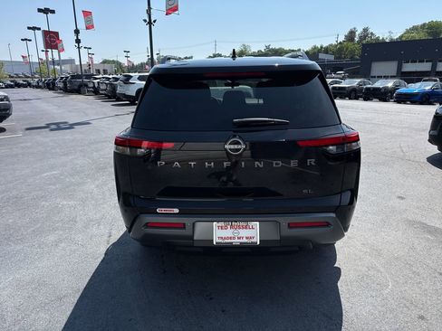 New 2026 Nissan Pathfinder SL FWD image 4