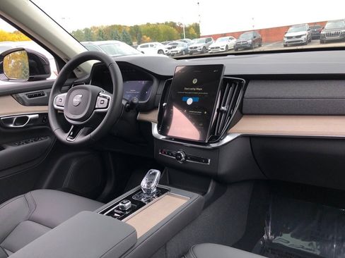 New 2026 Volvo XC90 B6 Plus w/ Protection Package Premier image 17