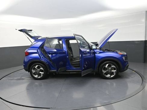 Used 2022 Hyundai Venue Limited FWD image 35