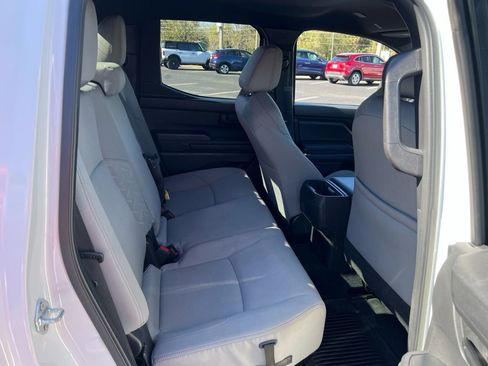 Certified 2025 Toyota Tacoma SR5 image 18