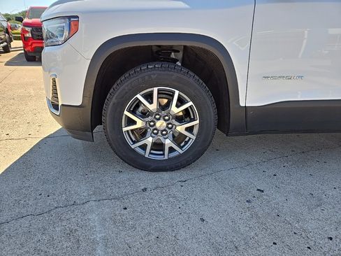 Used 2023 GMC Acadia SLT w/ Preferred Package image 9