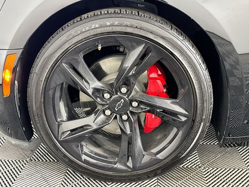 Used 2024 Chevrolet Camaro LT w/ RS Package image 33