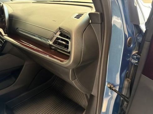 Used 2025 Chevrolet Traverse Z71 w/ LPO, Floor Liner Package AWD/4WD image 39