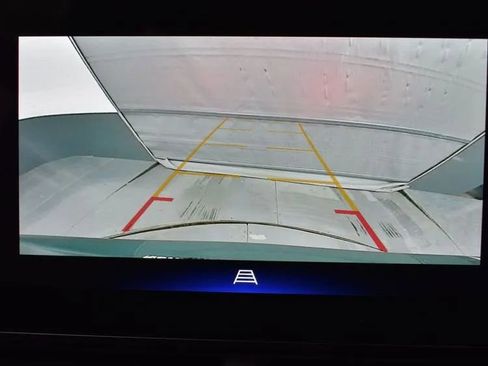 Used 2025 Chevrolet Trax LT image 32