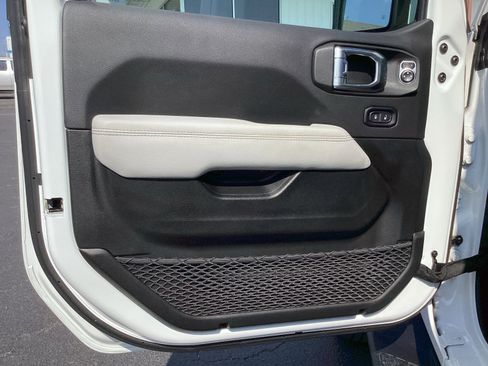 Used 2023 Jeep Gladiator Overland image 32