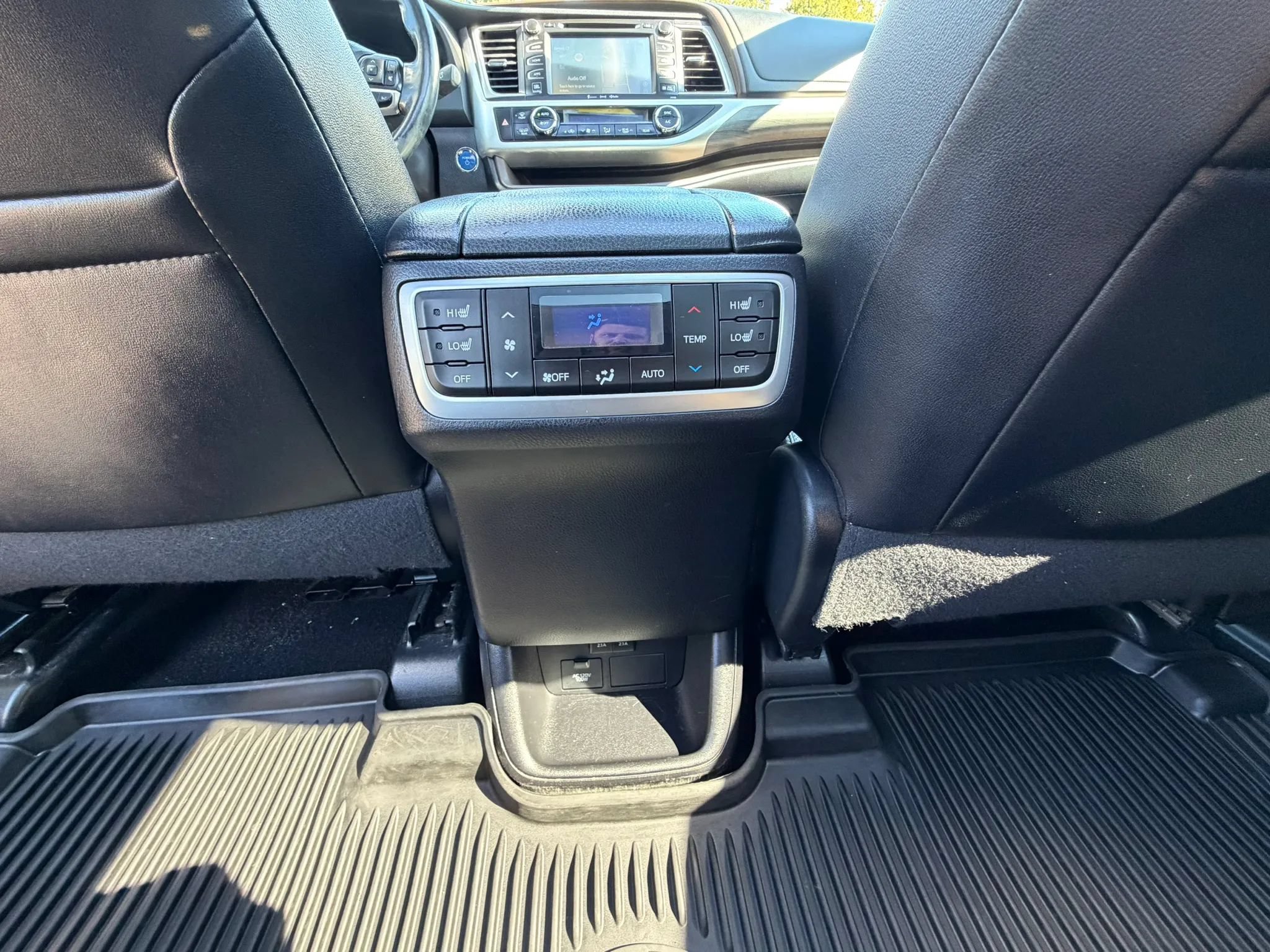 Used 2018 Toyota Highlander Limited Platinum w/ Protection Package #3 AWD/4WD image 24