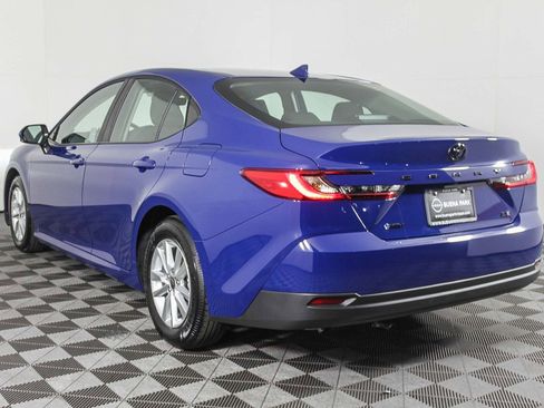 Used 2025 Toyota Camry LE w/ Convenience Package image 6