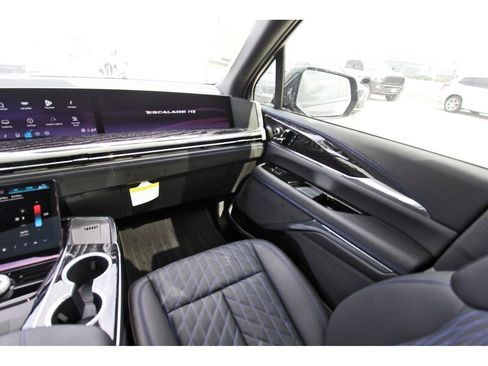 New 2026 Cadillac Escalade IQ Luxury 1 image 10