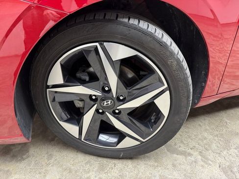 Used 2023 Hyundai Elantra Limited w/ Preferred Accessory Package image 29