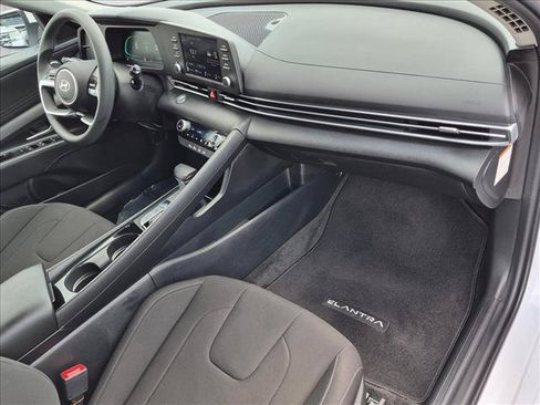 Certified 2025 Hyundai Elantra Hybrid FWD image 20