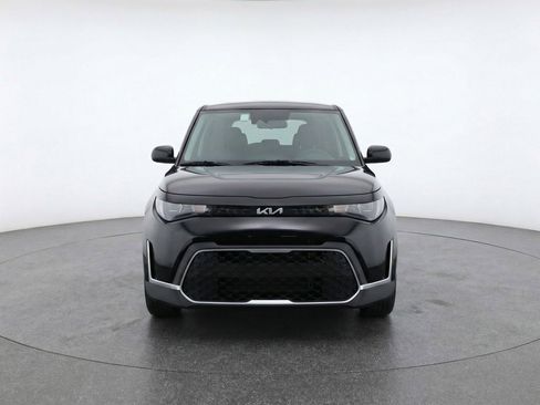 Used 2025 Kia Soul LX w/ LX Technology Package image 2