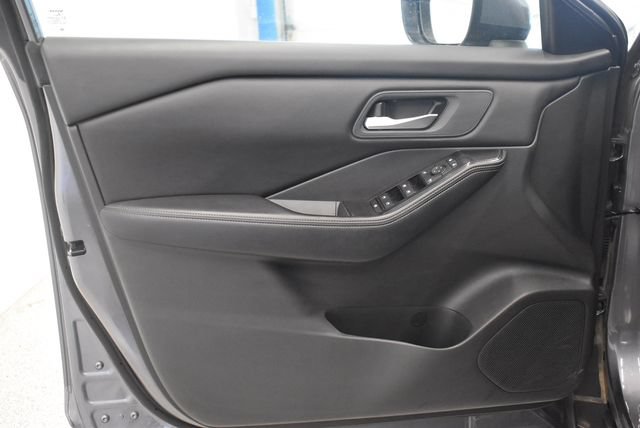 Used 2025 Nissan Rogue SV AWD/4WD image 20