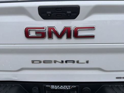 Used 2022 GMC Sierra 2500 Denali w/ Denali Ultimate Package image 18