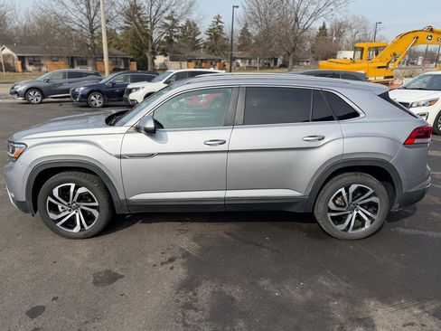Used 2022 Volkswagen Atlas Cross Sport SEL image 15