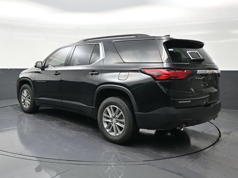 Used 2023 Chevrolet Traverse LT FWD image 3