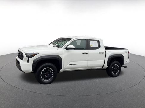 Used 2025 Toyota Tacoma TRD Off-Road image 8