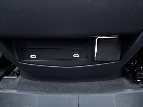 Used 2022 Cadillac Escalade ESV Premium Luxury image 20