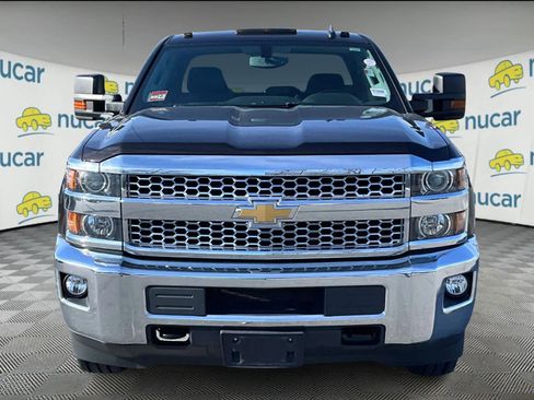 Used 2019 Chevrolet Silverado 2500 LT w/ LT Convenience Package image 2