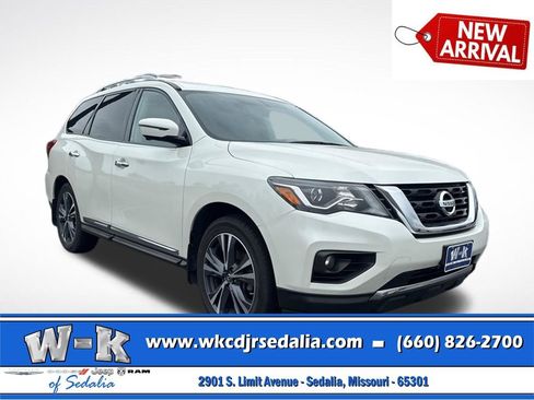 Used 2017 Nissan Pathfinder Platinum AWD/4WD image 1
