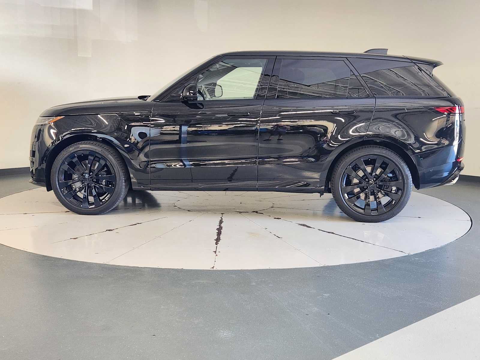 Used 2026 Land Rover Range Rover Sport Dynamic SE AWD/4WD image 5