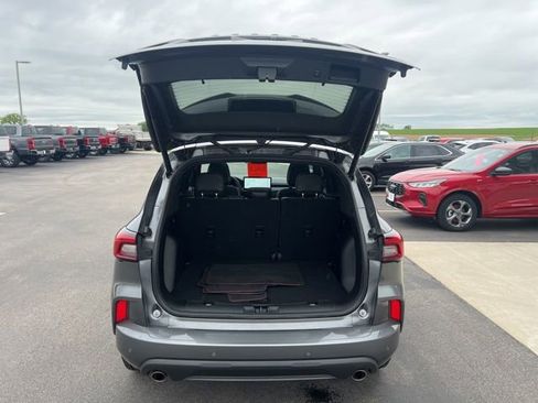 Used 2023 Ford Escape ST-Line w/ Tech Pack #1 AWD/4WD image 17