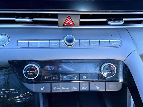 Used 2024 Hyundai Elantra SEL w/ Convenience Package image 31