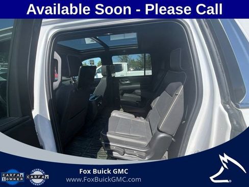 Used 2023 GMC Yukon XL SLT w/ SLT Premium Package AWD/4WD image 11