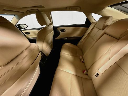 Used 2014 Toyota Avalon Limited w/ Technology Package FWD image 22