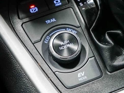 Used 2021 Toyota RAV4 LE w/ Carpet Mat Package (TMS) image 22