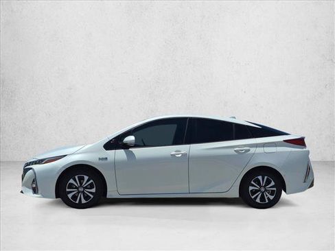 Used 2018 Toyota Prius Prime Advanced FWD image 8