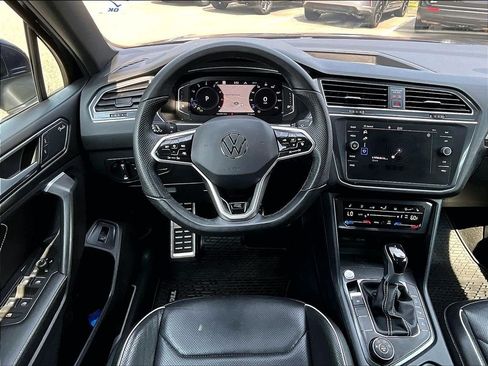 Used 2022 Volkswagen Tiguan SEL R-Line AWD/4WD image 17