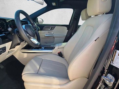 Certified 2025 Mercedes-Benz GLA 250 image 23