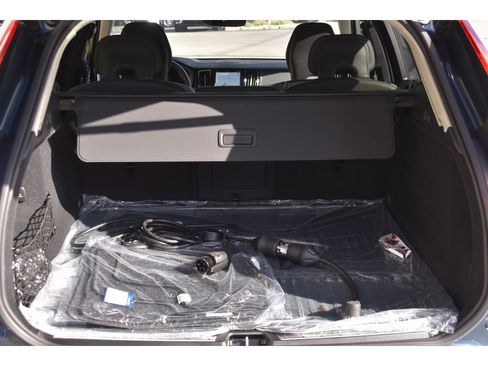 Certified 2025 Volvo XC60 T8 Plus w/ Protection Package Premier image 23