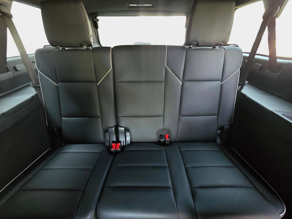Used 2025 Cadillac Escalade ESV Sport w/ Touring Package AWD/4WD image 18
