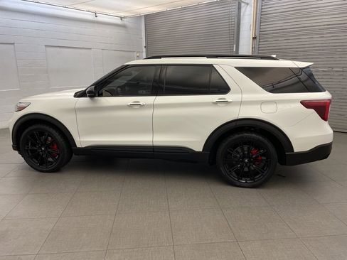 Used 2020 Ford Explorer ST w/ ST Street Pack image 9