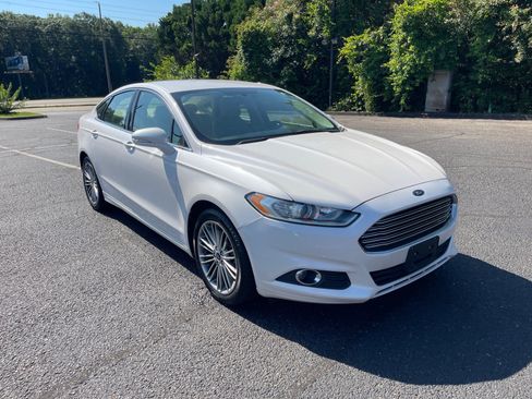 Used 2014 Ford Fusion SE w/ Equipment Group 202A FWD image 1