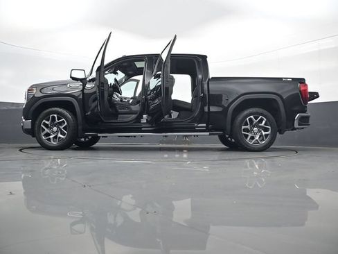 Used 2024 GMC Sierra 1500 SLT w/ SLT Premium Plus Package AWD/4WD image 34